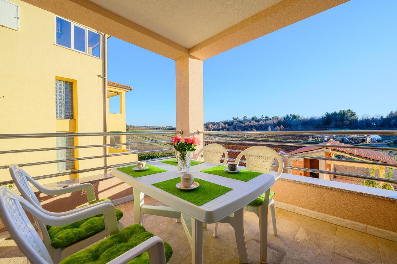 Stancija Amorozo 5 Poreč Exteriér fotografie