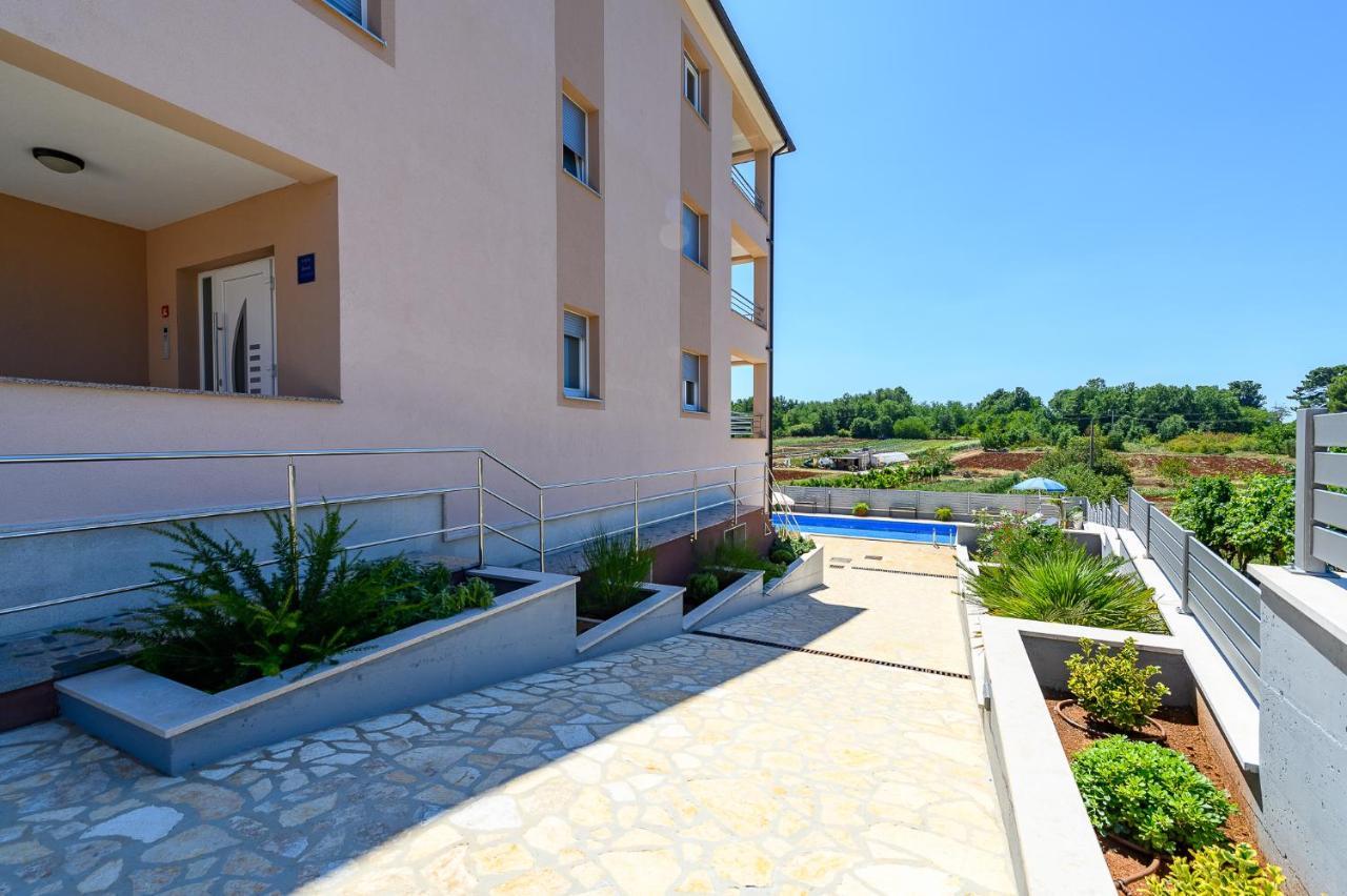 Stancija Amorozo 5 Poreč Exteriér fotografie