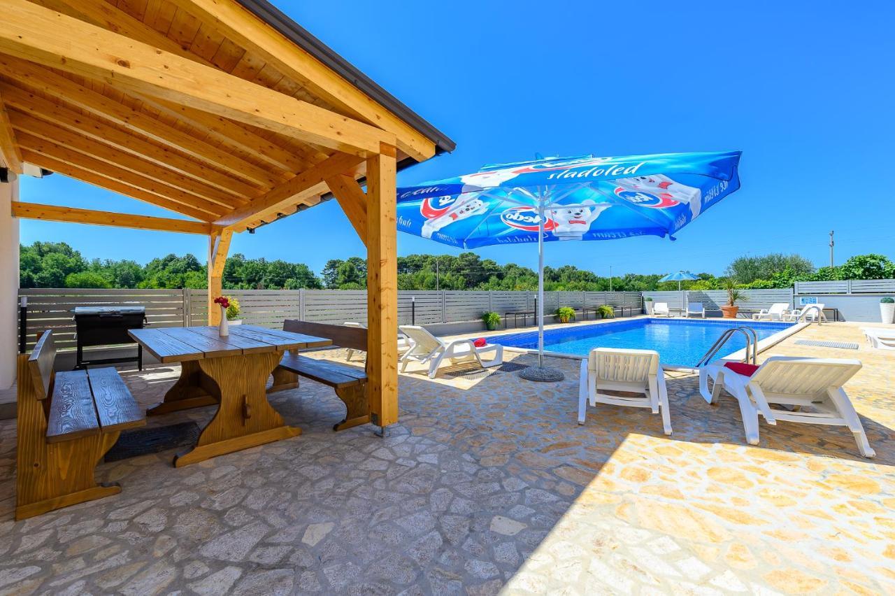 Stancija Amorozo 5 Poreč Exteriér fotografie