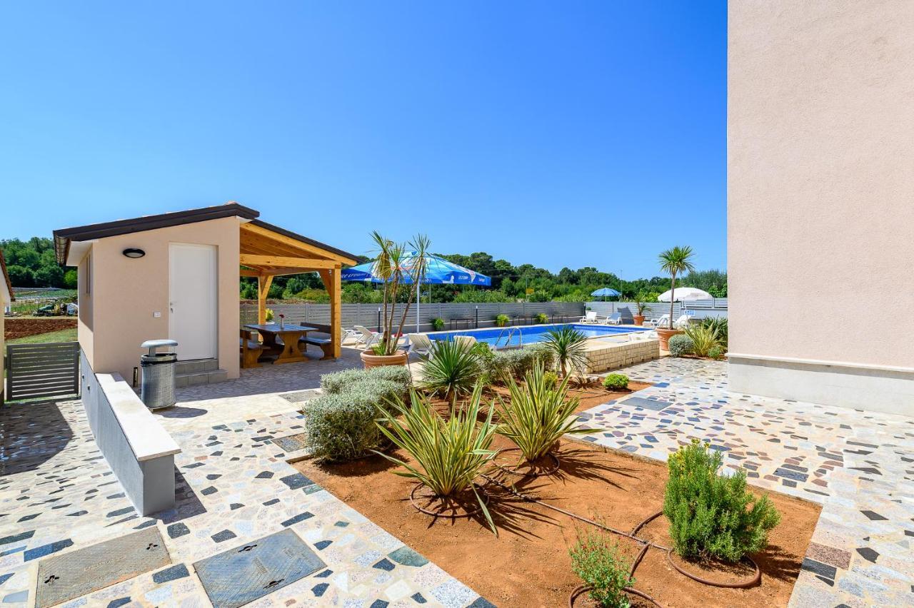 Stancija Amorozo 5 Poreč Exteriér fotografie